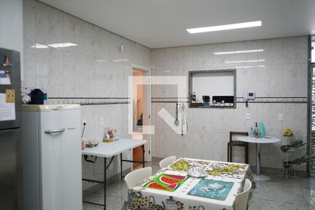 Casa à venda com 265m², 3 quartos e 3 vagasCozinha