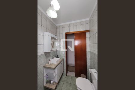 Casa à venda com 200m², 3 quartos e 2 vagas Casa à venda com 200m², 3 quartos e 2 vagasBanheiro da Suíte