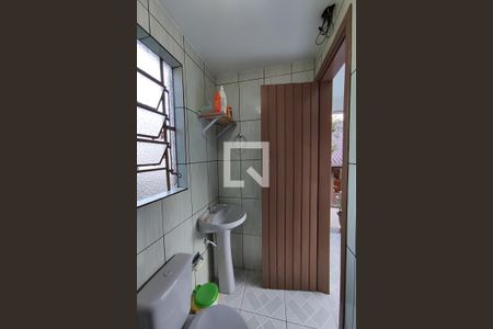 Casa à venda com 200m², 3 quartos e 2 vagas Casa à venda com 200m², 3 quartos e 2 vagasBanheira da piscina