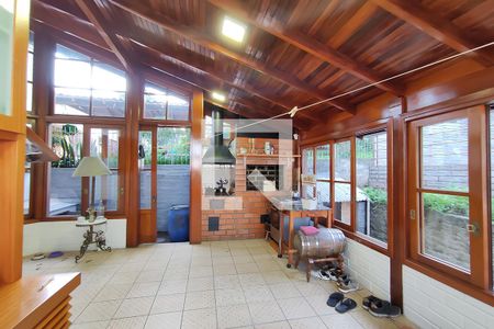 Casa à venda com 200m², 3 quartos e 2 vagas Casa à venda com 200m², 3 quartos e 2 vagasVaranda gourmet