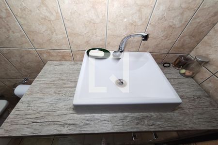 Casa à venda com 200m², 3 quartos e 2 vagas Casa à venda com 200m², 3 quartos e 2 vagasBanheiro 2