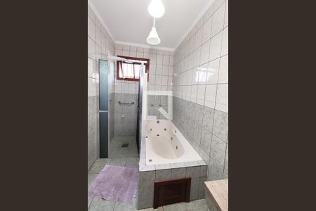 Casa à venda com 200m², 3 quartos e 2 vagas Casa à venda com 200m², 3 quartos e 2 vagasBanheiro da Suíte