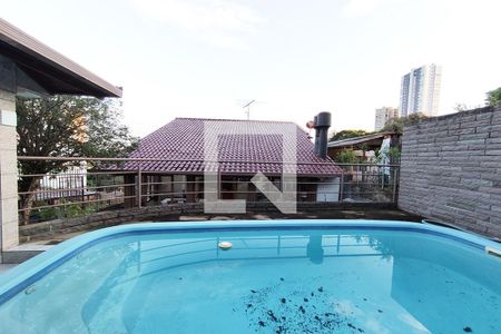 Casa à venda com 200m², 3 quartos e 2 vagas Casa à venda com 200m², 3 quartos e 2 vagasPiscina