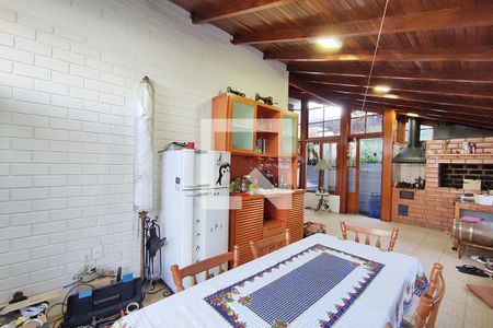 Casa à venda com 200m², 3 quartos e 2 vagas Casa à venda com 200m², 3 quartos e 2 vagasVaranda gourmet