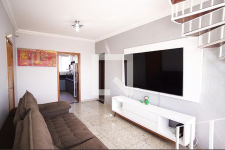 Sala de apartamento para alugar com 3 quartos, 197m² em Heliópolis, Belo Horizonte