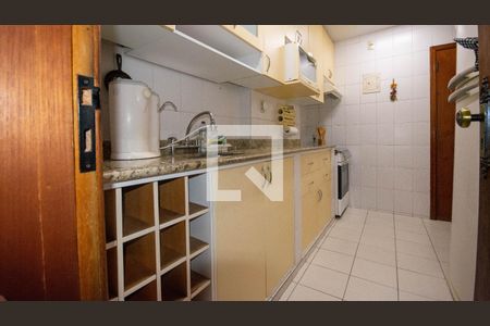 Apartamento para alugar com 66m², 2 quartos e 1 vaga Apartamento para alugar com 66m², 2 quartos e 1 vagaCozinha e Área de Serviço
