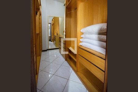 Apartamento para alugar com 66m², 2 quartos e 1 vaga Apartamento para alugar com 66m², 2 quartos e 1 vagaCloset do quarto 1