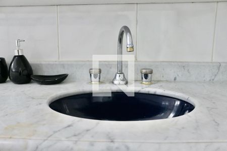 Casa de condomínio para alugar com 500m², 5 quartos e 6 vagasBanheiro Suíte 4