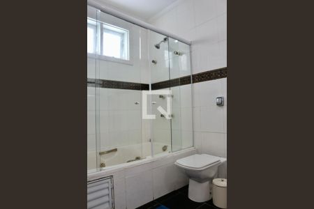 Casa de condomínio para alugar com 500m², 5 quartos e 6 vagasBanheiro Suíte