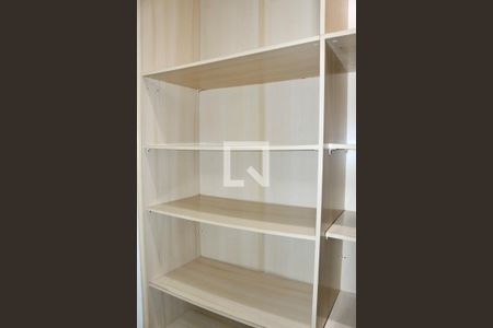 Casa de condomínio para alugar com 500m², 5 quartos e 6 vagasCloset da suíte 4