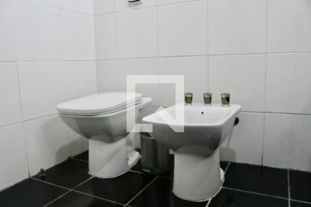 Casa de condomínio para alugar com 500m², 5 quartos e 6 vagasBanheiro Suíte 2