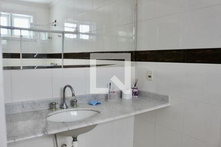 Casa de condomínio para alugar com 500m², 5 quartos e 6 vagasBanheiro Suíte 3