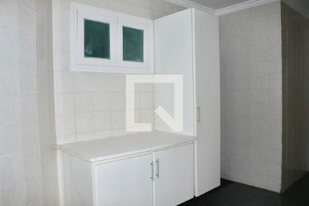 Casa de condomínio para alugar com 500m², 5 quartos e 6 vagasArea de Serviço