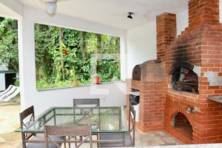 Casa de condomínio para alugar com 500m², 5 quartos e 6 vagasChurrasqueira