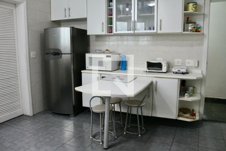 Casa de condomínio para alugar com 500m², 5 quartos e 6 vagasCozinha