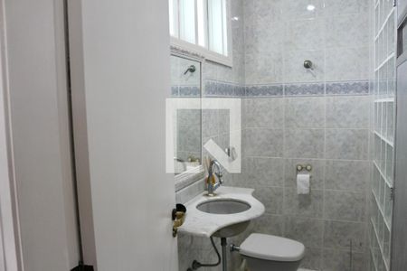 Casa de condomínio para alugar com 500m², 5 quartos e 6 vagasBanheiro Suíte 5