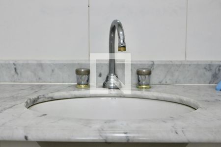 Casa de condomínio para alugar com 500m², 5 quartos e 6 vagasBanheiro Suíte 3