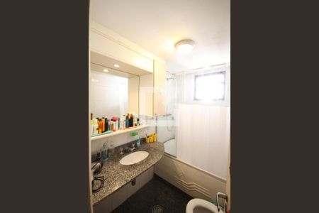 Apartamento à venda com 128m², 3 quartos e 2 vagasBanheiro