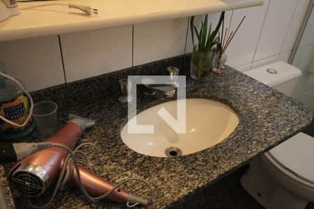 Apartamento à venda com 128m², 3 quartos e 2 vagasBanheiro Quarto 3