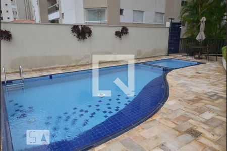 Apartamento à venda com 128m², 3 quartos e 2 vagas Apartamento à venda com 128m², 3 quartos e 2 vagasÁrea comum - Piscina