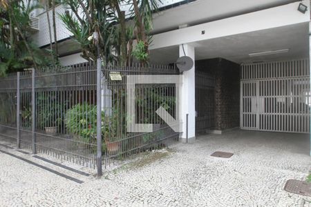 Apartamento à venda com 78m², 2 quartos e 1 vagaFachada e portaria