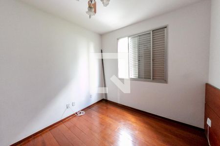 Apartamento à venda com 144m², 4 quartos e 3 vagasQuarto 2