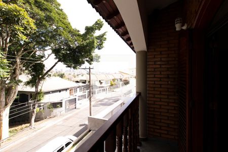 Casa à venda com 387m², 4 quartos e 4 vagasVaranda Quarto 4 - Suíte