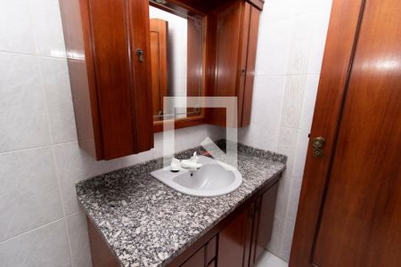 Casa à venda com 387m², 4 quartos e 4 vagasBanheiro Suíte Quarto 3