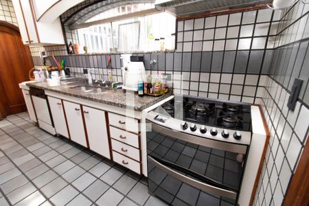 Casa à venda com 387m², 4 quartos e 4 vagasCozinha