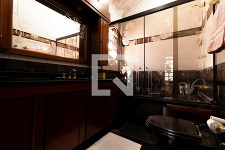 Casa à venda com 387m², 4 quartos e 4 vagasBanheiro Quarto 4 - Suíte