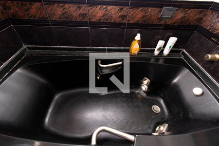 Casa à venda com 387m², 4 quartos e 4 vagasBanheiro Quarto 4 - Suíte