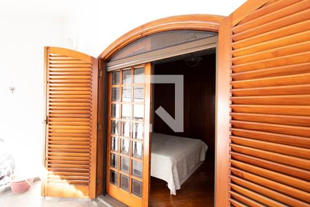 Casa à venda com 387m², 4 quartos e 4 vagasVaranda Quarto 1