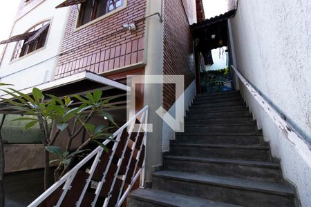 Casa à venda com 387m², 4 quartos e 4 vagasEscada Externa