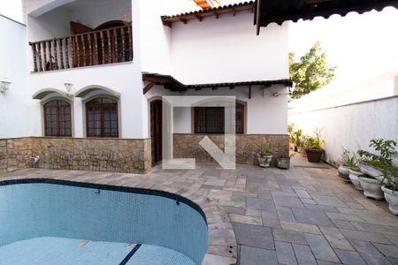 Casa à venda com 387m², 4 quartos e 4 vagasPiscina