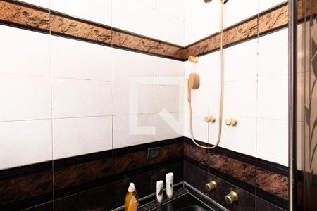 Casa à venda com 387m², 4 quartos e 4 vagasBanheiro Quarto 4 - Suíte