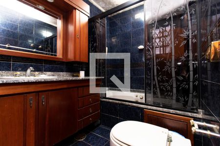 Casa à venda com 387m², 4 quartos e 4 vagasBanheiro 1