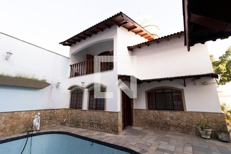 Casa à venda com 387m², 4 quartos e 4 vagasPiscina - Área Externa