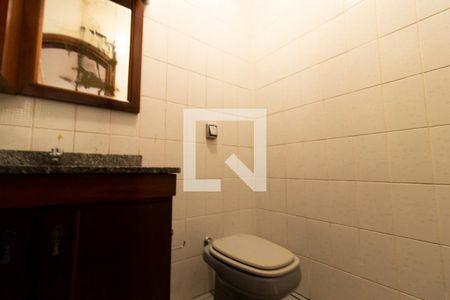 Casa à venda com 387m², 4 quartos e 4 vagasBanheiro Serviço