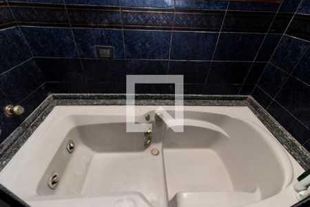 Casa à venda com 387m², 4 quartos e 4 vagasBanheiro 1