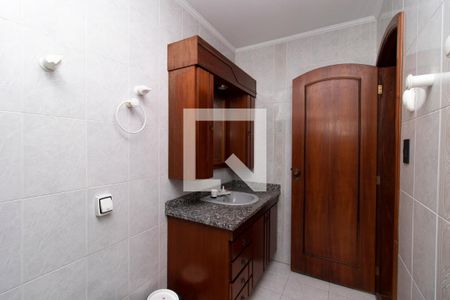 Casa à venda com 387m², 4 quartos e 4 vagasBanheiro Suíte Quarto 3