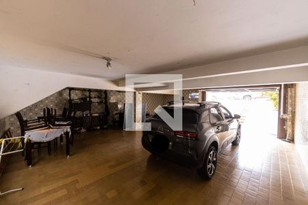 Casa para alugar com 220m², 3 quartos e 5 vagas Casa para alugar com 220m², 3 quartos e 5 vagasGaragem