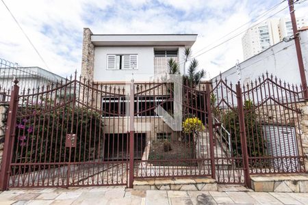 Casa para alugar com 220m², 3 quartos e 5 vagas Casa para alugar com 220m², 3 quartos e 5 vagasFachada