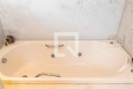Apartamento à venda com 360m², 4 quartos e 3 vagasBanheiro da Suíte master