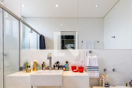 Apartamento à venda com 360m², 4 quartos e 3 vagasBanheiro da Suíte master