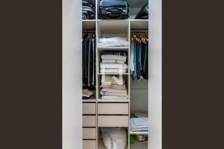 Apartamento à venda com 360m², 4 quartos e 3 vagasCloset