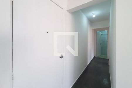 Corredor de apartamento à venda com 2 quartos, 60m² em Vila Gumercindo, São Paulo