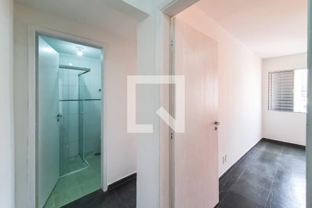 Corredor de apartamento à venda com 2 quartos, 60m² em Vila Gumercindo, São Paulo