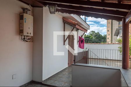 Casa à venda com 214m², 4 quartos e 3 vagas Casa à venda com 214m², 4 quartos e 3 vagasVaranda do Escritório