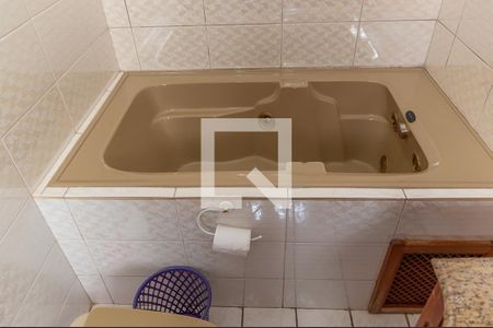 Casa à venda com 214m², 4 quartos e 3 vagas Casa à venda com 214m², 4 quartos e 3 vagasBanheiro da suíte