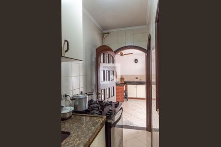 Casa à venda com 214m², 4 quartos e 3 vagas Casa à venda com 214m², 4 quartos e 3 vagasCozinha